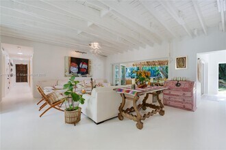 330 Gulf Rd in Key Biscayne, FL - Building Photo - Building Photo