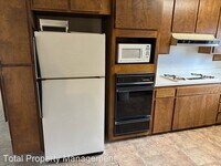 782-1423 Brokaw Ave photo'