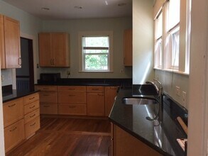 1094 Centre St in Newton, MA - Building Photo - Building Photo