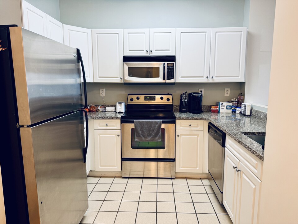 1 Cityview Ln in Quincy, MA - Building Photo