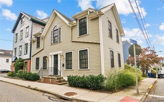 485 Spring St in Newport, RI - Building Photo