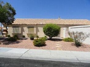 2050 Club Crest Way in Henderson, NV - Building Photo - Building Photo