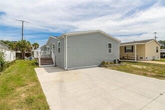 4391 Maple Ave in Edgewater, FL - Building Photo - Building Photo