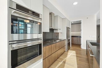 1114 W Carroll Ave in Chicago, IL - Building Photo - Building Photo