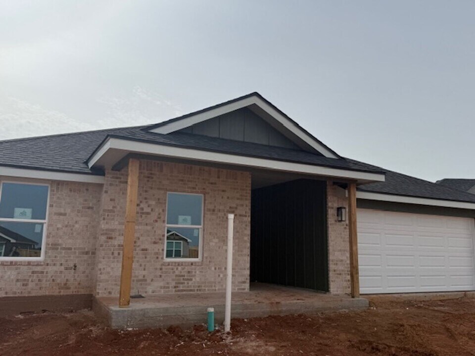 3333 Muthu Veer in Abilene, TX - Building Photo