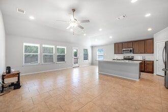 3509 Constitution Dr in Lago Vista, TX - Building Photo - Building Photo