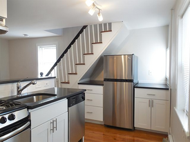 13 Smith Ave, Unit 2R in Somerville, MA - Building Photo