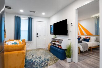 1206 1/2 Haskell St in Austin, TX - Building Photo - Building Photo