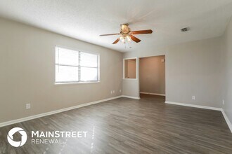 301 Highland Ave in Green Cove Springs, FL - Foto de edificio - Building Photo