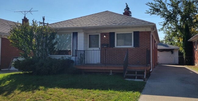 property at 18258 Curtain Ave