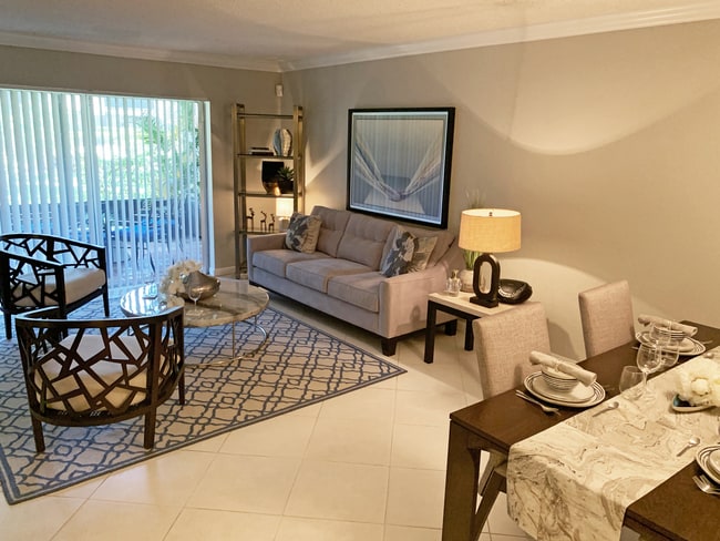 Palm Beach Gardens Apartments in Palm Beach Gardens, FL - Building Photo - Interior Photo