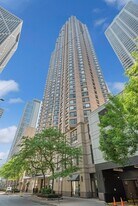 401 E Ontario St, Unit 502 in Chicago, IL - Building Photo