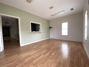 303 S Robb St in Trinity, TX - Foto de edificio - Building Photo
