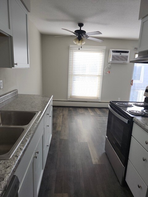 743 11th Ave S, Unit 6 in Hopkins, MN - Building Photo
