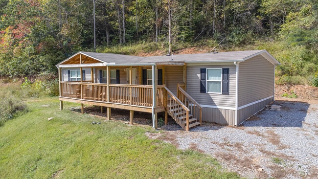 1500 Gulley River Rd in Harrogate, TN - Foto de edificio - Building Photo