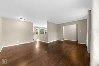 410 N Shore Dr in Mundelein, IL - Building Photo - Building Photo