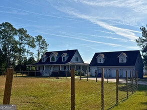 1818 Union Carbide Rd in Woodbine, GA - Building Photo - Building Photo