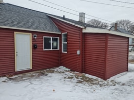 214 N 15th St in Escanaba, MI - Building Photo