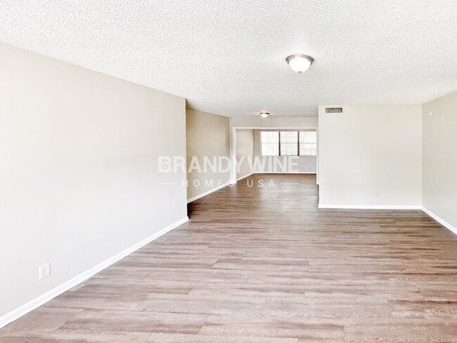 2255 Tegner Dr in Jacksonville, FL - Building Photo - Building Photo