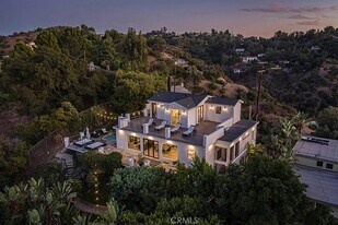 3642 Alta Mesa Dr in Los Angeles, CA - Building Photo