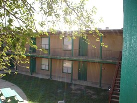 307 N 14th Apartments in Killeen, TX - Foto de edificio - Building Photo