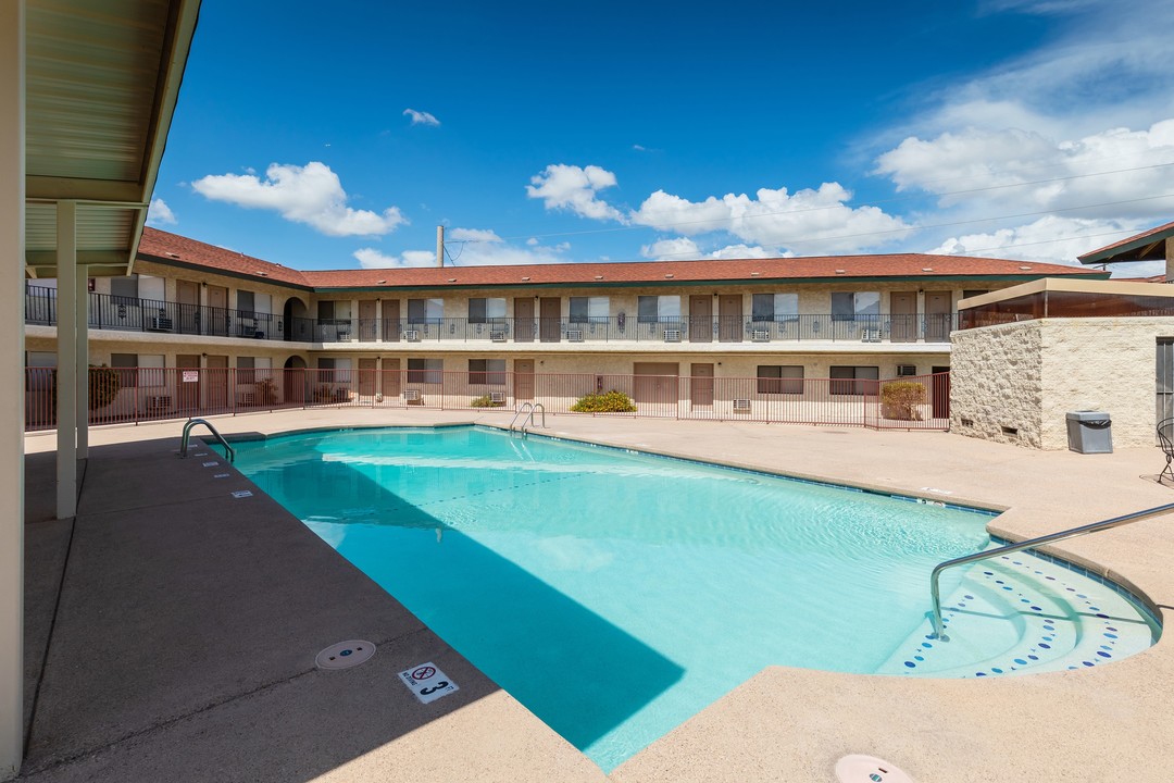 Siegel Suites Tucson in Tucson, AZ - Building Photo