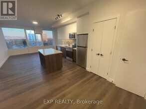 1600 James Naismith Dr in Ottawa, ON - Building Photo - Building Photo