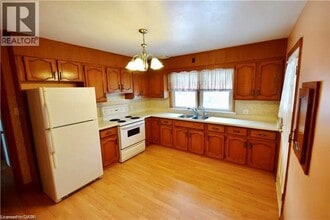 155 Ann St in Kitchener, ON - Building Photo - Building Photo