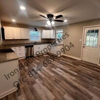 130 Cole St in Bellefonte, PA - Building Photo