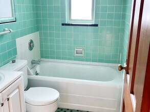 2822 Victoria Ave, Unit 3 in Cincinnati, OH - Building Photo - Building Photo