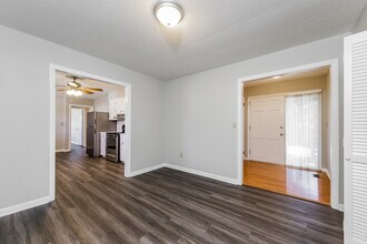 100 Chriswood Ave in Thomasville, NC - Building Photo - Building Photo