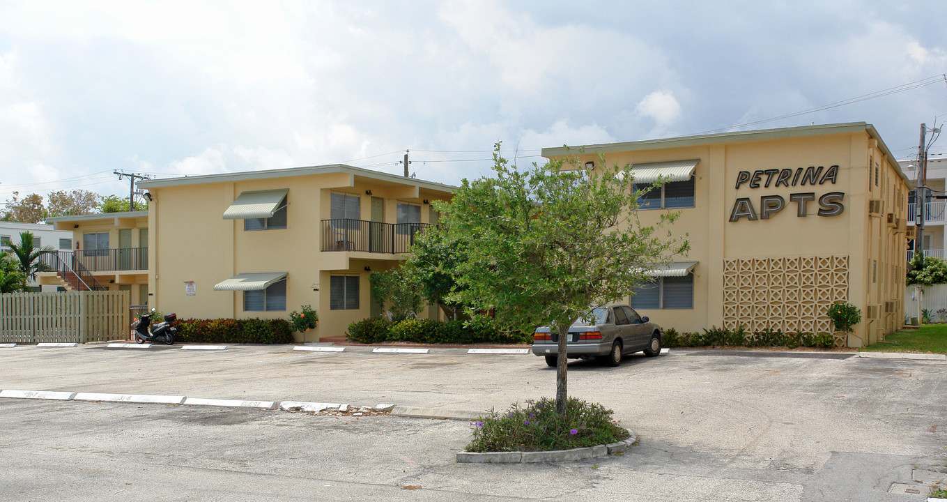 Palms of 23RD in Pompano Beach, FL - Foto de edificio