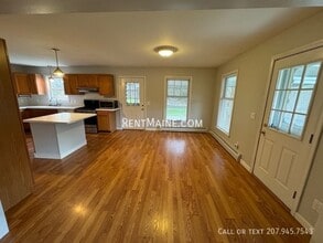 841 Eastern Ave, Unit # PH5307 in Holden, ME - Building Photo - Building Photo