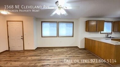 1568 NE Cleveland Ave in Gresham, OR - Building Photo - Building Photo