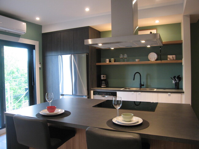 property at 5717 Saint-Hubert Rue