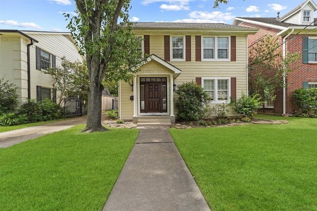 3913 University Blvd in Houston, TX - Foto de edificio - Building Photo