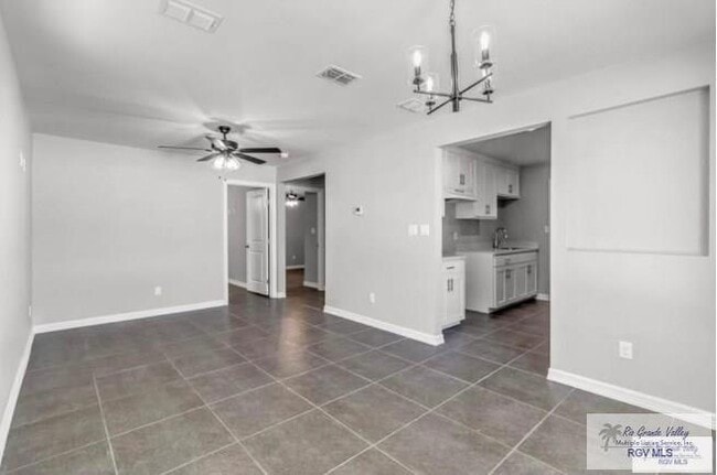 2128 Northridge Ave in Harlingen, TX - Foto de edificio - Building Photo