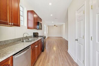 2437 Conti St in New Orleans, LA - Building Photo - Building Photo
