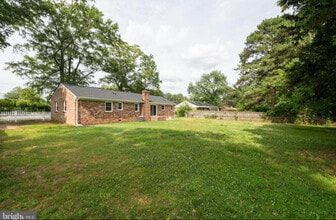 10401 W Huguenot Rd in Richmond, VA - Building Photo - Building Photo