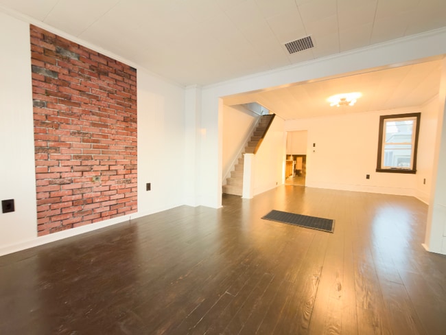 14 Linden St in Stroudsburg, PA - Foto de edificio - Building Photo