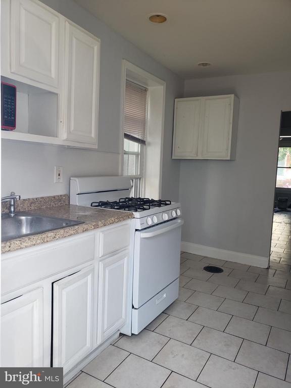 property at 728 E Thayer St