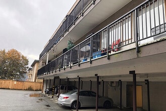 The Somerset Apartments in New Westminster, BC - Building Photo - Building Photo
