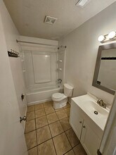 2821 Club Plaza Rd in Raleigh, NC - Foto de edificio - Building Photo