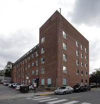 76 Broadway in Newport, RI - Foto de edificio - Building Photo