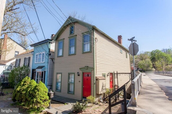 property at 43 W Ferry St