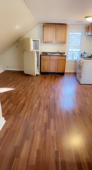 155 Lewis Ave, Unit 3 in Meriden, CT - Building Photo