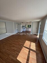 21364 Canal Dr in Brooksville, FL - Building Photo - Building Photo