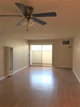 613 S Shelton St, Unit A in Burbank, CA - Building Photo - Building Photo