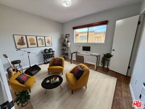882 Victor Ave in Inglewood, CA - Building Photo - Building Photo