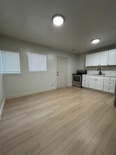 2515 S Parkcrest Dr in West Valley City, UT - Foto de edificio - Building Photo